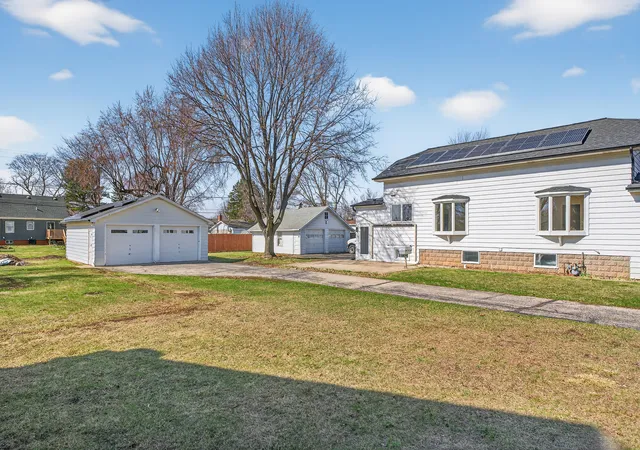 Photo 4 of Single family home for sale at 156 Wille Ave, Wheeling, IL 60090 | MLS# 12755203 | Listing updated on 2026-09-22