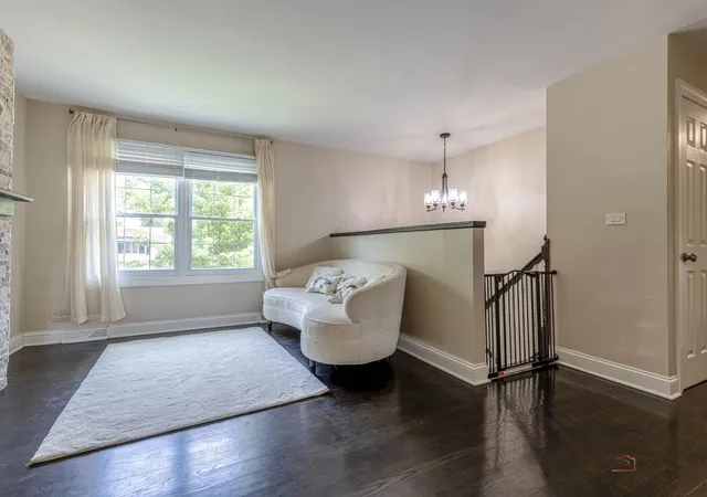 Photo 2 of Single family home for sale at 690 Macarthur Dr, Buffalo Grove, IL 60089 | MLS# 12755210 | Listing updated on 2026-09-27