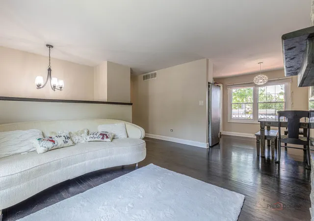Photo 3 of Single family home for sale at 690 Macarthur Dr, Buffalo Grove, IL 60089 | MLS# 12755210 | Listing updated on 2026-09-27