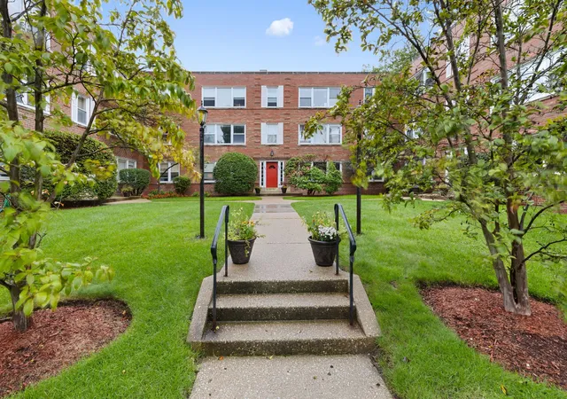 Photo 1 of Townhouse for sale at 801 Oakton St #1, Evanston, IL 60202 | MLS# 12755215 | Listing updated on 2026-09-24