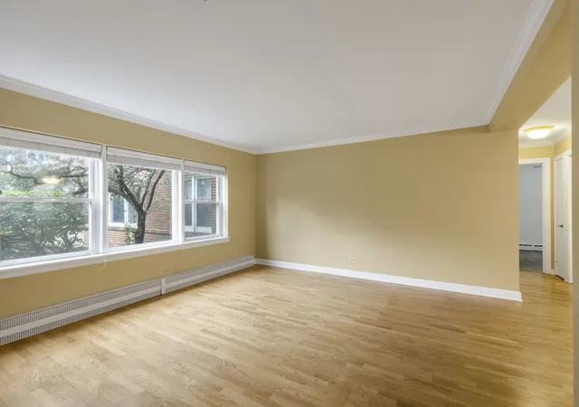 Photo 4 of Townhouse for sale at 801 Oakton St #1, Evanston, IL 60202 | MLS# 12755215 | Listing updated on 2026-09-24