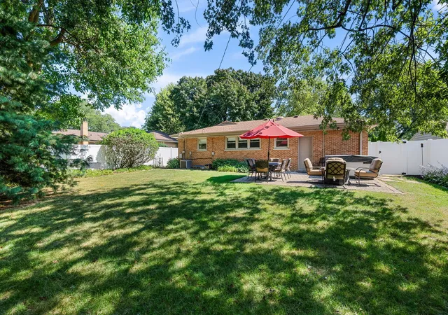 Photo 3 of Single family home for sale at 1446 Huntington Dr, Glenview, IL 60025 | MLS# 12755223 | Listing updated on 2026-09-18