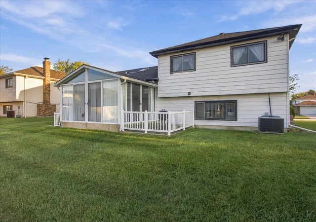 Photo 2 of Single family home for sale at 6239 White Birch Ln, Matteson, IL 60443 | MLS# 12755235 | Listing updated on 2026-10-30
