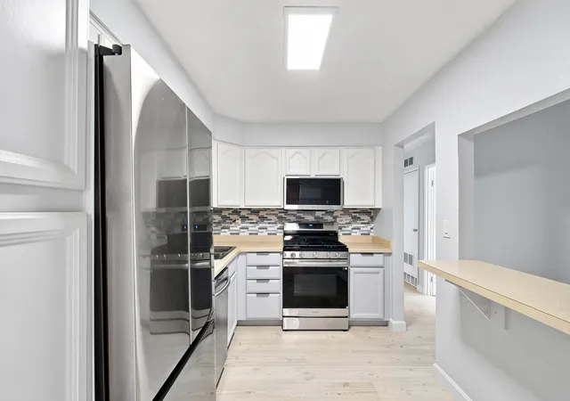 Photo 4 of Condo for sale at 521 73rd Street #105, Downers Grove, IL 60516 | MLS# 12755252 | Listing updated on 2026-09-15