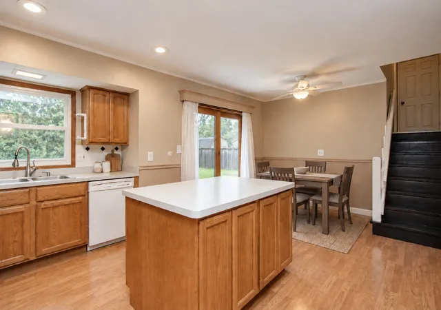 Photo 3 of Single family home for sale at 5112 W Greenbrier Dr, Mc Henry, IL 60050 | MLS# 12755253 | Listing updated on 2026-09-25