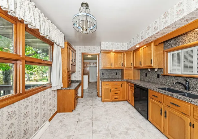 Photo 3 of Single family home for sale at 641 W 6th Street, Minonk, IL 61760 | MLS# 12755255 | Listing updated on 2026-09-28