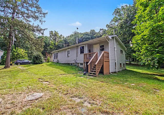 Photo 3 of Single family home for sale at 6n872 Fox River Ave, St. Charles, IL 60174 | MLS# 12755258 | Listing updated on 2026-10-27