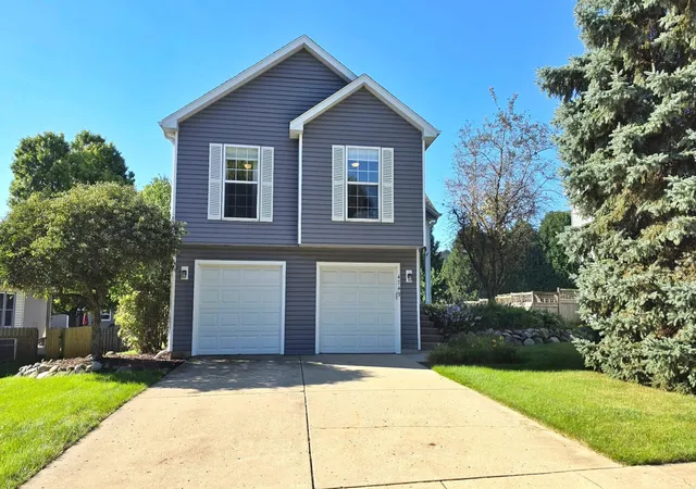 Photo 1 of Single family home for sale at 4749 Oregon Trl, Mc Henry, IL 60050 | MLS# 12755284 | Listing updated on 2026-09-28