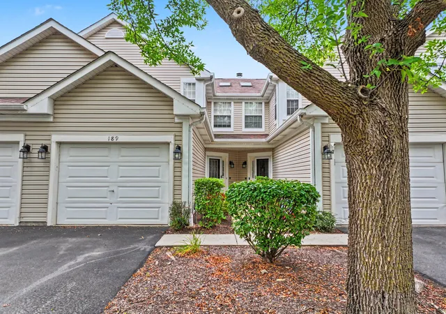 Townhouse for sale at 189 Polaris Dr, Lake In The Hills, IL 60156 | MLS# 12755294