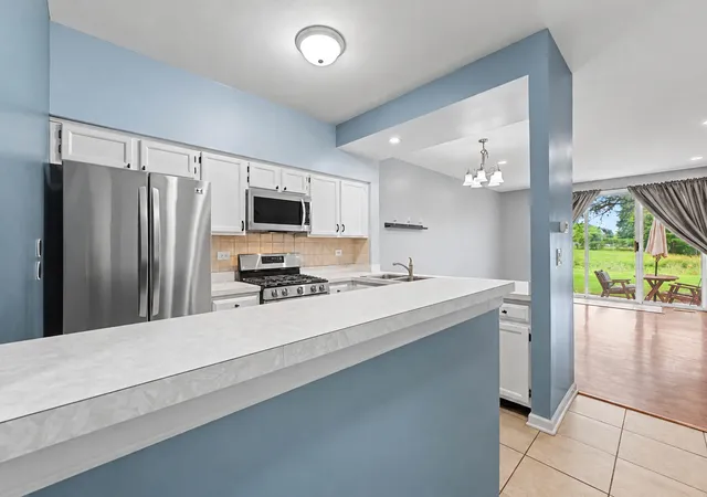 Photo 2 of Townhouse for sale at 189 Polaris Dr, Lake In The Hills, IL 60156 | MLS# 12755294 | Listing updated on 2026-09-13