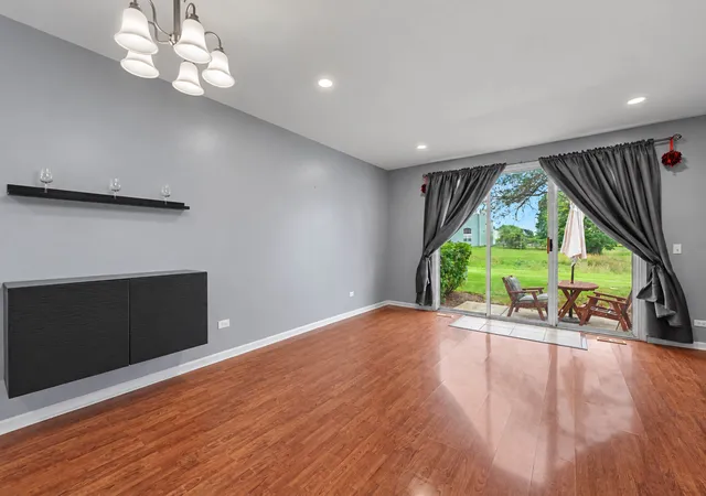 Photo 3 of Townhouse for sale at 189 Polaris Dr, Lake In The Hills, IL 60156 | MLS# 12755294 | Listing updated on 2026-09-13