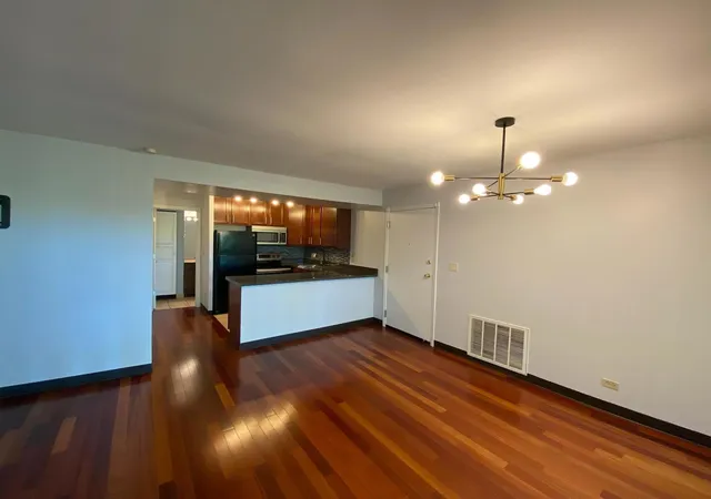 Listing Photo 3 - Condo for sale in building located at 5813 Oakwood Dr, Lisle, IL 60532 - Unit #D