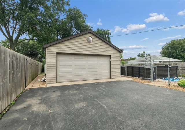 Photo 22 of Single family home for sale at 5230 Pleasant Ln, Crestwood, IL 60418 | MLS# 12755299 | Listing updated on 2026-09-15
