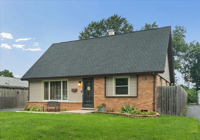 Photo 2 of Single family home for sale at 5230 Pleasant Ln, Crestwood, IL 60418 | MLS# 12755299 | Listing updated on 2026-09-15