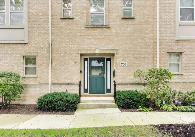 Photo 2 of Townhouse for sale at (Undisclosed), Highwood, IL 60040 | MLS# 12755302 | Listing updated on 2026-09-30