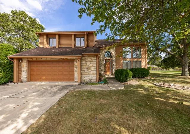 Photo 2 of Single family home for sale at 9s041 Stearman Dr, Naperville, IL 60564 | MLS# 12755304 | Listing updated on 2026-09-27