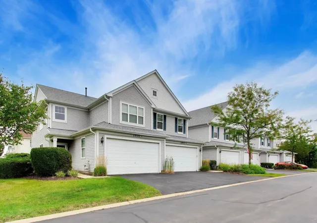 Photo 3 of Townhouse for sale at 2900 Glacier Way #B, Wauconda, IL 60084 | MLS# 12755306 | Listing updated on 2026-10-07