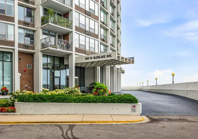 Photo 1 of Condo for sale at 940 W Glenlake Ave #34D, Chicago, IL 60660 | MLS# 12755317 | Listing updated on 2026-10-01