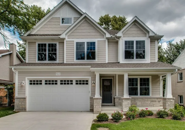 Photo 2 of Single family home for sale at 520 Elaine Ter, Lakemoor, IL 60051 | MLS# 12755329 | Listing updated on 2026-09-12