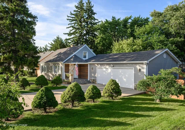 Photo 1 of Single family home for sale at 2727 Elder Ln, Franklin Park, IL 60131 | MLS# 12755335 | Listing updated on 2026-10-07