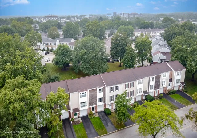 Photo 2 of Townhouse for sale at 2141 Greystone Pl, Hoffman Estates, IL 60169 | MLS# 12755345 | Listing updated on 2026-10-07