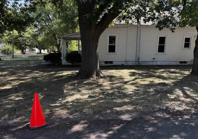 Photo 3 of Single family home for sale at 660 W Jackson St, Virden, IL 62690 | MLS# 12755349 | Listing updated on 2026-09-21