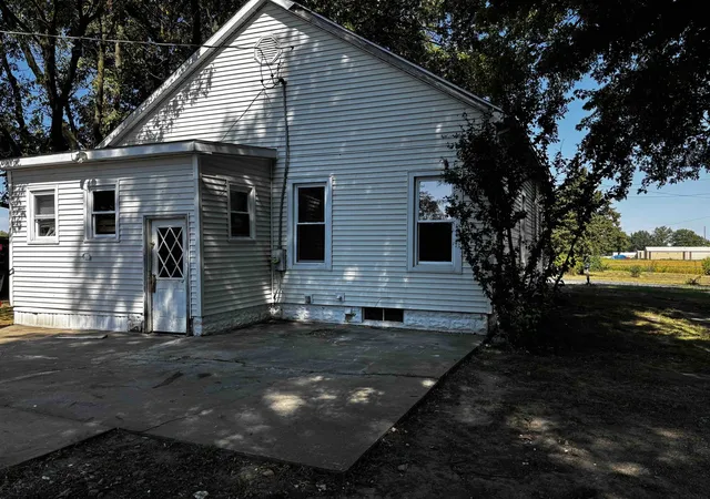Photo 4 of Single family home for sale at 660 W Jackson St, Virden, IL 62690 | MLS# 12755349 | Listing updated on 2026-09-21
