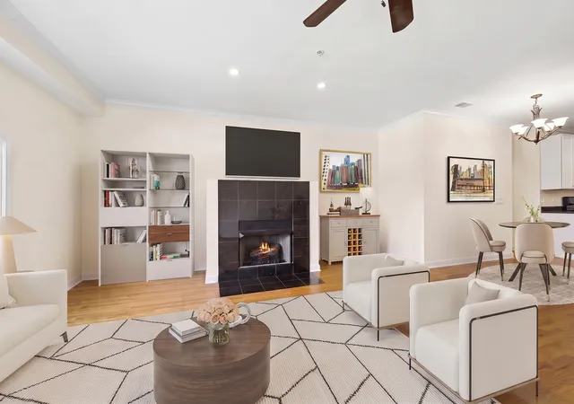 Listing Photo 4 - Condo for sale in building located at 110 S Marion St, Oak Park, IL 60302 - Unit #201