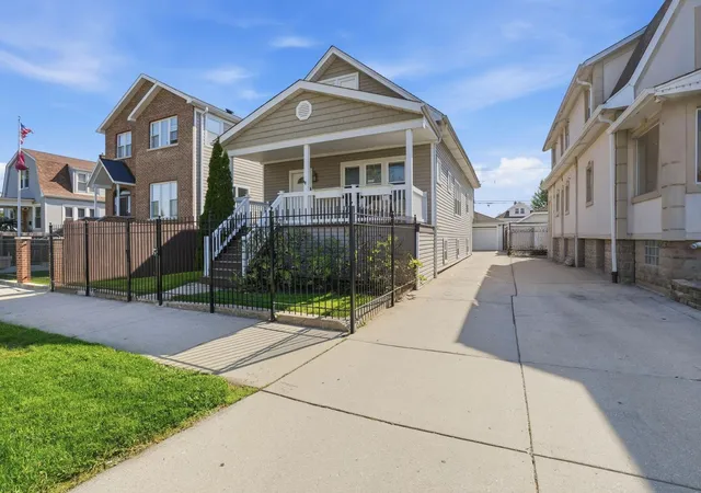 Photo 1 of Single family home for sale at 2923 N New England Ave, Chicago, IL 60634 | MLS# 12755391 | Listing updated on 2026-09-15