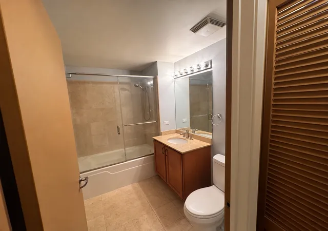 Photo 4 of Condo for sale at 210 S Desplaines St #2203, Chicago, IL 60661 | MLS# 12755413 | Listing updated on 2026-09-12