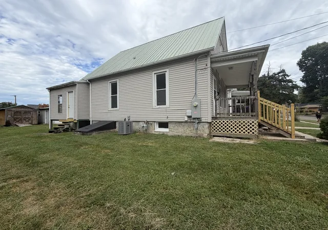Photo 3 of Single family home for sale at 603 W Oakland Ave, Bloomington, IL 61701 | MLS# 12755414 | Listing updated on 2026-10-05