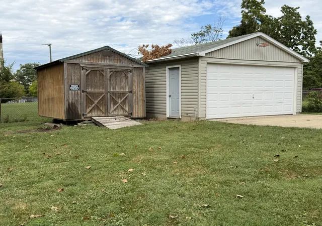 Photo 3 of Single family home for sale at 603 W Oakland Ave, Bloomington, IL 61701 | MLS# 12755414 | Listing updated on 2026-10-05