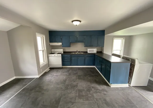Photo 3 of Single family home for sale at 103 E Church St, Champaign, IL 61820 | MLS# 12755423 | Listing updated on 2026-10-04