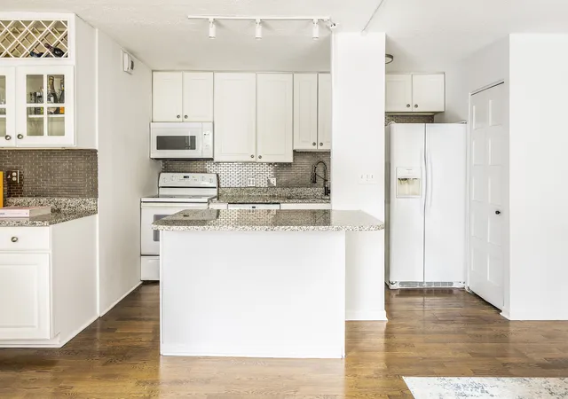 Photo 3 of Condo for sale at 71 E Division St #402, Chicago, IL 60610 | MLS# 12755437 | Listing updated on 2026-09-22