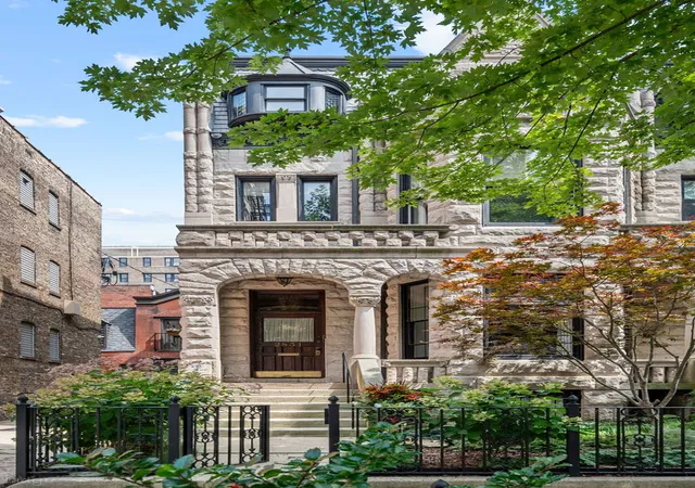 Photo 1 of Single family home for sale at 2831 N Pine Grv Ave, Chicago, IL 60657 | MLS# 12755438 | Listing updated on 2026-09-16