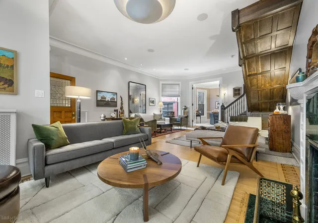 Photo 4 of Single family home for sale at 2831 N Pine Grv Ave, Chicago, IL 60657 | MLS# 12755438 | Listing updated on 2026-09-16