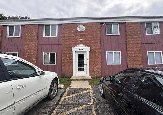 Condo for sale at 1371 Monomoy St #E1, Aurora, IL 60506 | MLS# 12755442