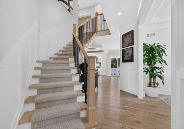 Photo 3 of Single family home for sale at 213 S Berkley Ave, Elmhurst, IL 60126 | MLS# 12755449 | Listing updated on 2026-09-17