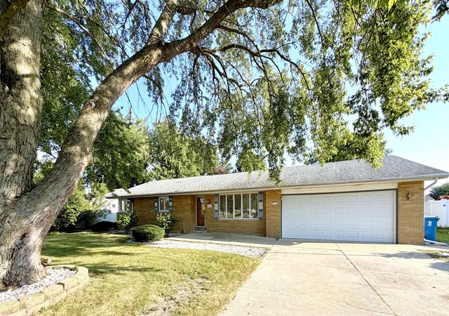 Photo 2 of Single family home for sale at 2148 E 3000 North Rd, Bourbonnais, IL 60914 | MLS# 12755453 | Listing updated on 2026-10-02