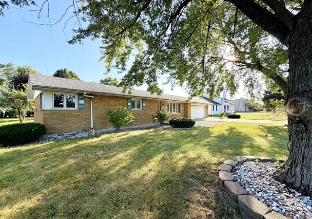 Photo 3 of Single family home for sale at 2148 E 3000 North Rd, Bourbonnais, IL 60914 | MLS# 12755453 | Listing updated on 2026-10-02