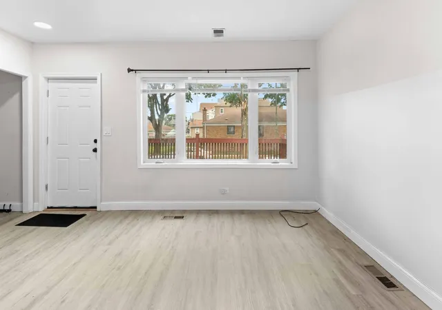Photo 4 of Single family home for sale at 4607 S Wallace St, Chicago, IL 60609 | MLS# 12755454 | Listing updated on 2026-09-15