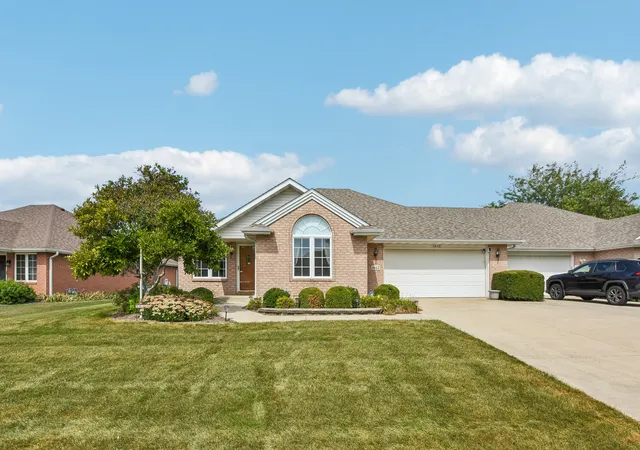 Listing Photo 4 - Condo for sale in building located at 1612 Dupont Ave, Morris, IL 60450
