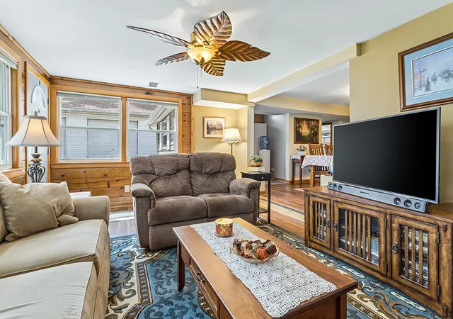 Photo 3 of Single family home for sale at 421 Thornton St, Lockport, IL 60441 | MLS# 12755475 | Listing updated on 2026-10-20