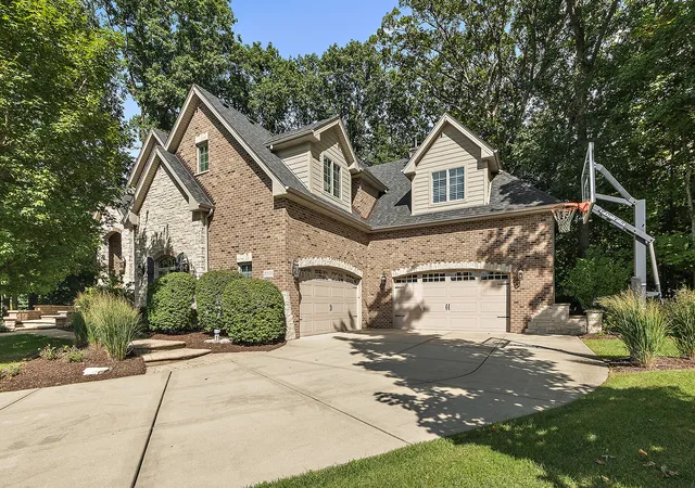 Photo 2 of Mansion for sale at 20633 Charmaine Ct, Frankfort, IL 60423 | MLS# 12755481 | Listing updated on 2026-10-07
