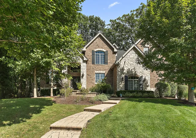 Photo 3 of Single family home for sale at 20633 Charmaine Ct, Frankfort, IL 60423 | MLS# 12755481 | Listing updated on 2026-10-07