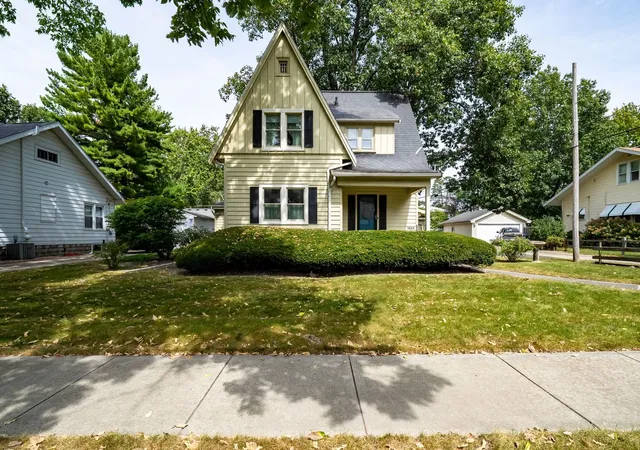 Single family home for sale at 1604 E Jackson St, Bloomington, IL 61701 | MLS# 12755482
