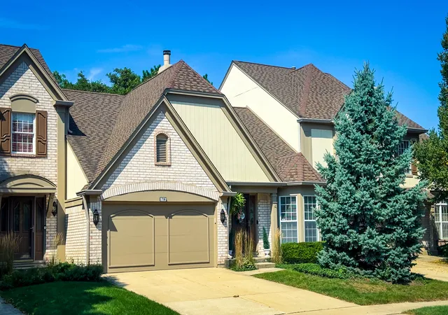 Townhouse for sale at 714 Alsace Cir, Buffalo Grove, IL 60089 | MLS# 12755483
