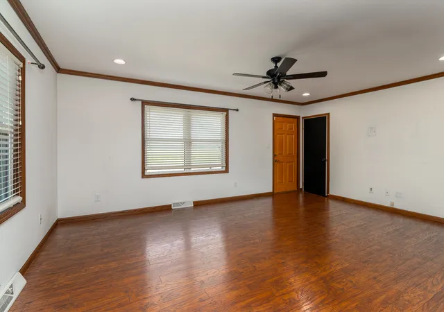 Photo 3 of Single family home for sale at 325 Butler Rd, Harrisburg, IL 62946 | MLS# 12755500 | Listing updated on 2026-10-21