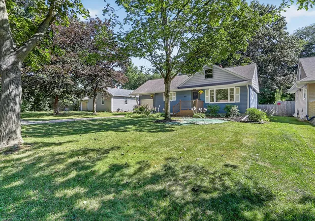Photo 2 of Sale Pending at 1617 Gorham Pl, Rockford, IL 61107 | MLS# 12755504 | Listing updated on 2026-09-13