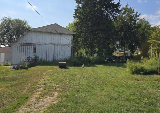 Photo 3 of Single family home for sale at 803 S State St, Geneseo, IL 61254 | MLS# 12755517 | Listing updated on 2026-10-05
